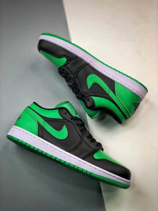 Air Jordan 1 Low Lucky Green - Image 3