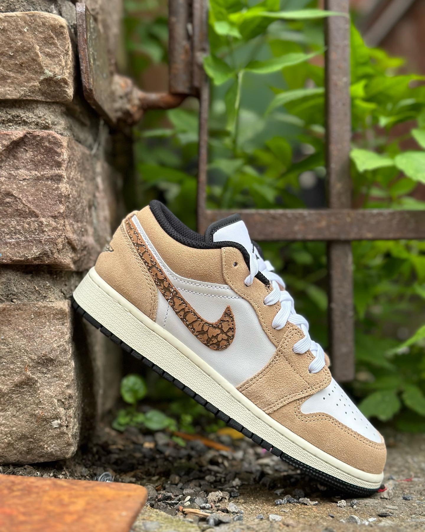 Air Jordan 1 Low SE Brown Elephant - Image 3