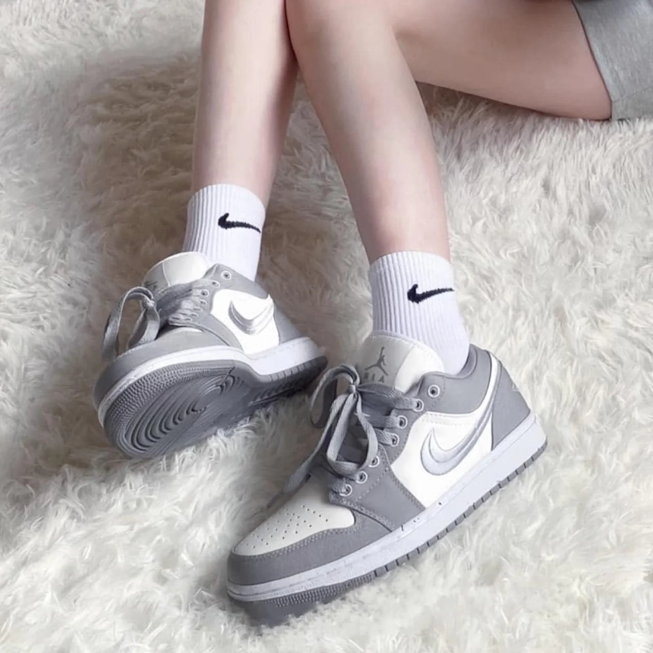 Air Jordan 1 Low SE Light Steel Grey - Image 3
