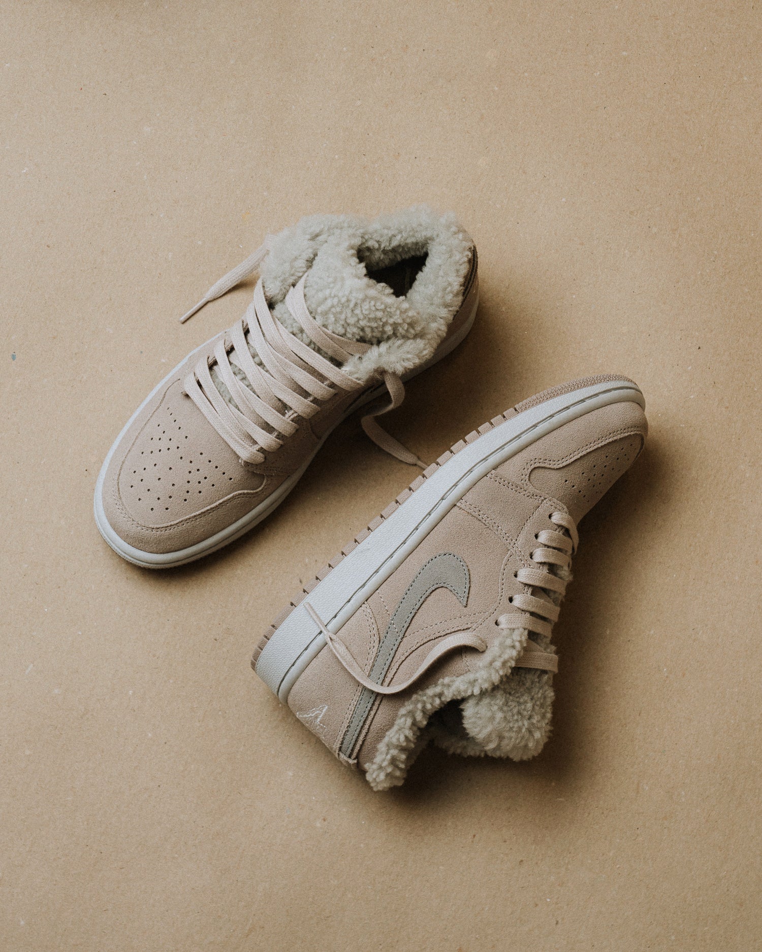 Air Jordan 1 Low SE Sherpa Fleece - Image 4