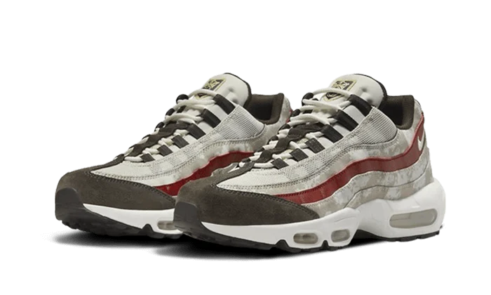 Nike Air Max 95 SE Social FC - Image 3