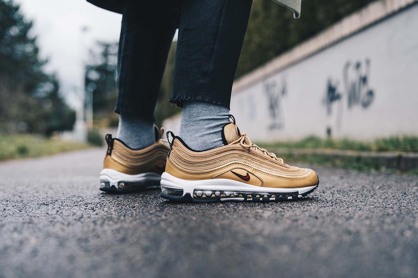 Nike Air Max 97 Gold Bullet - Image 2