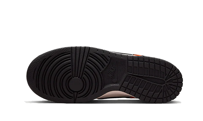 Nike Dunk Low Halloween (2022) - Image 4