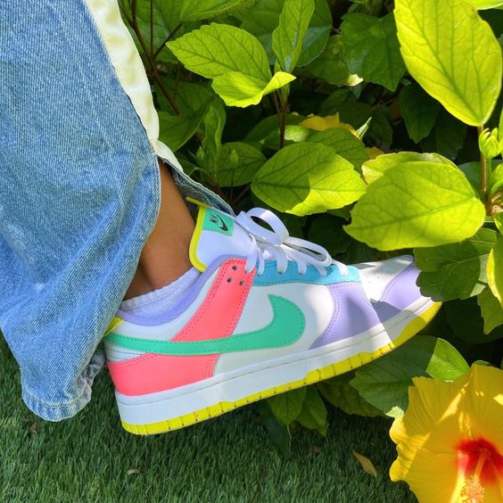Nike Dunk Low SE Easter - Image 2