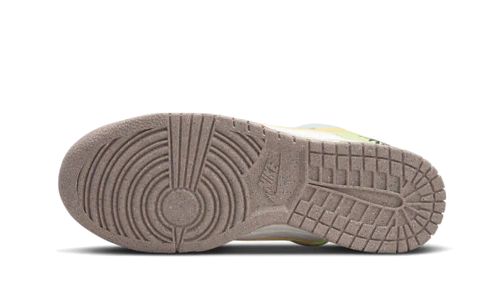 Nike Dunk Low SE Sun Club - Image 4