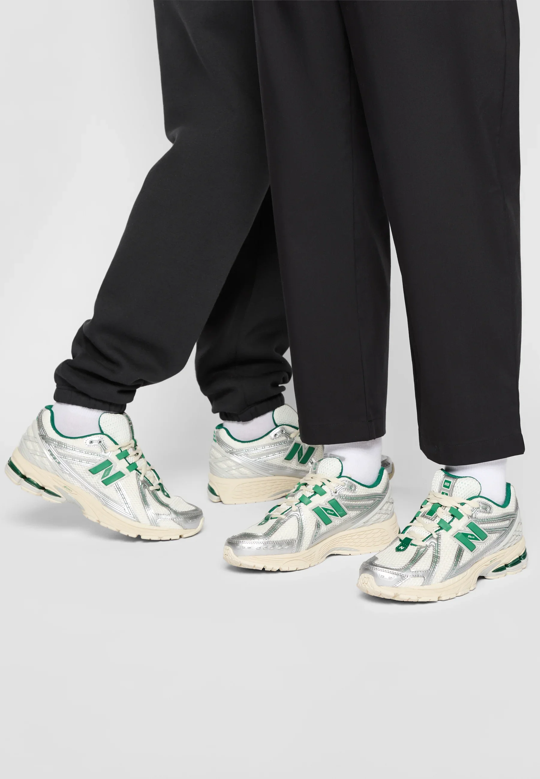 New Balance 1906R Silver Metallic Nightwatch Green - Image 2