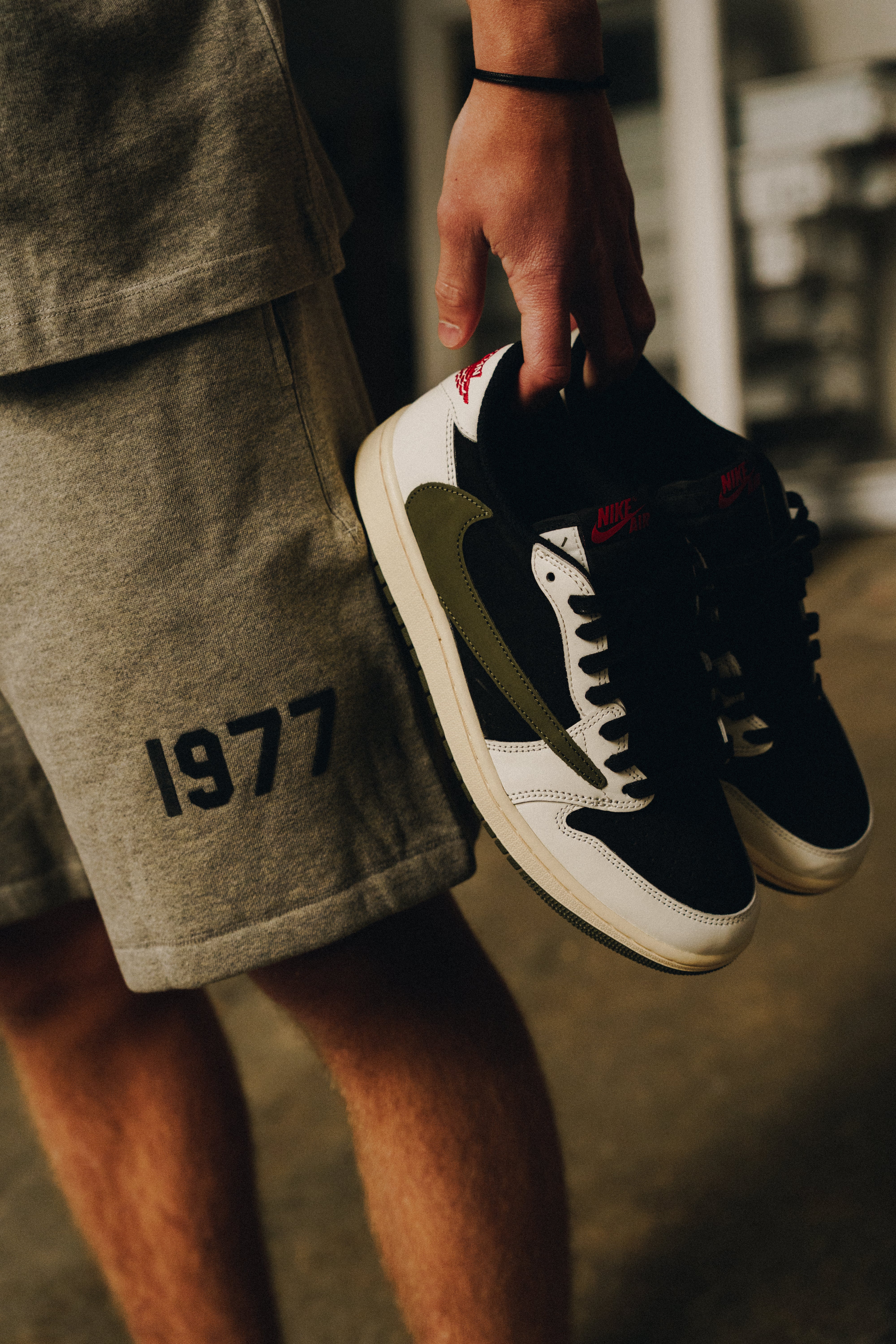 Nike Air Jordan 1 Low Travis Scott Olive - Image 2
