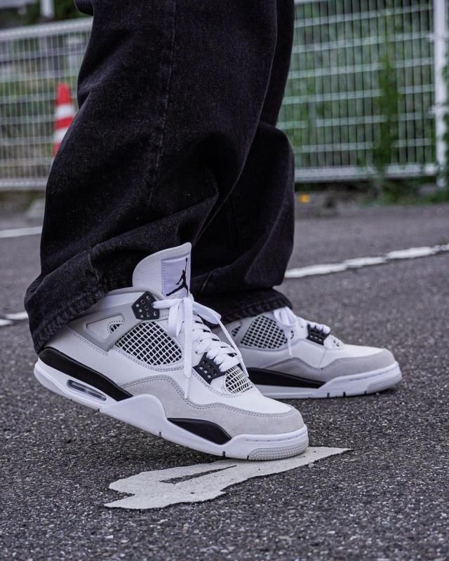 Nike Air Jordan 4 Retro Military Black - Image 3