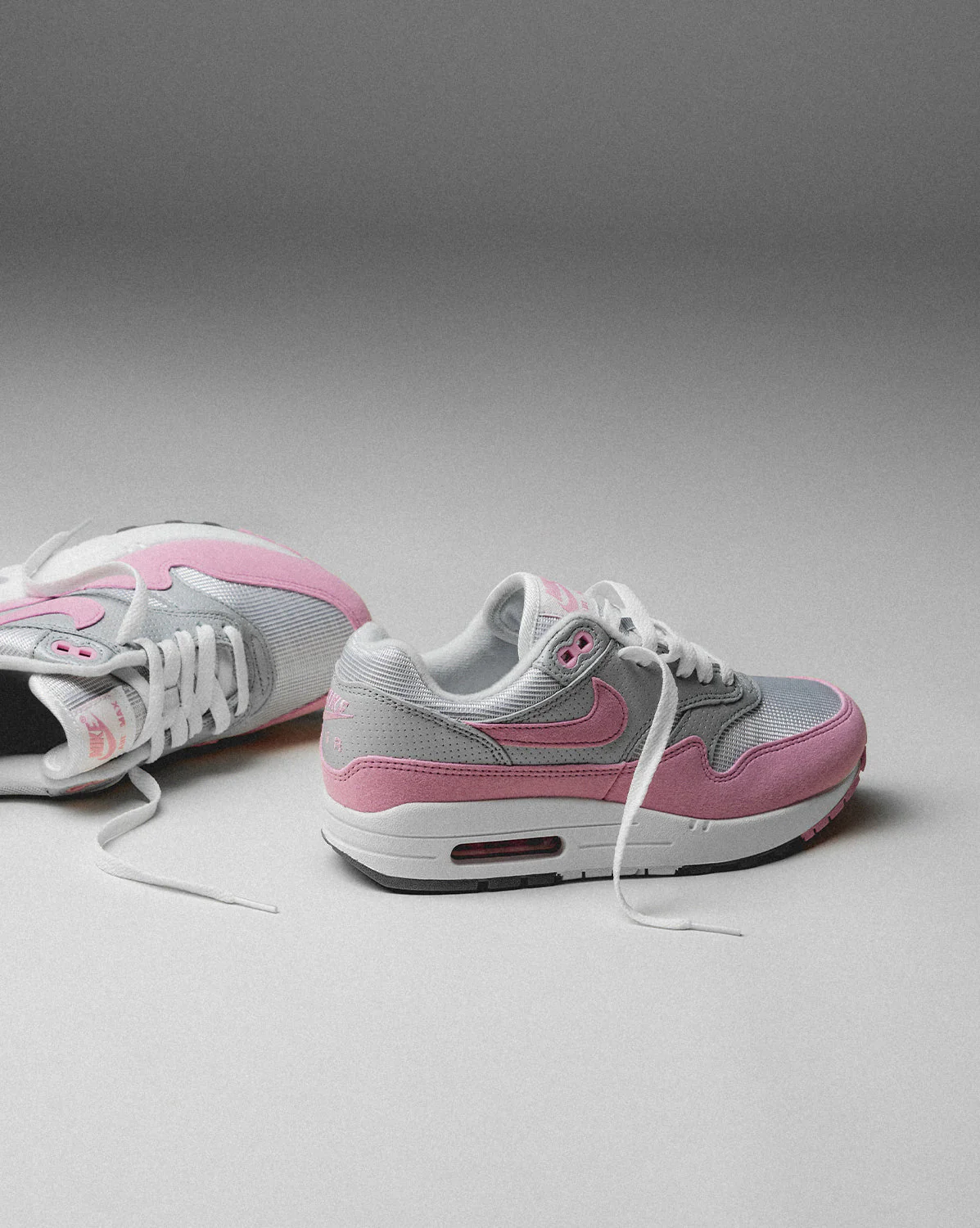 Nike Air Max 1 '87 Metallic Platinum Pink Rise - Image 2