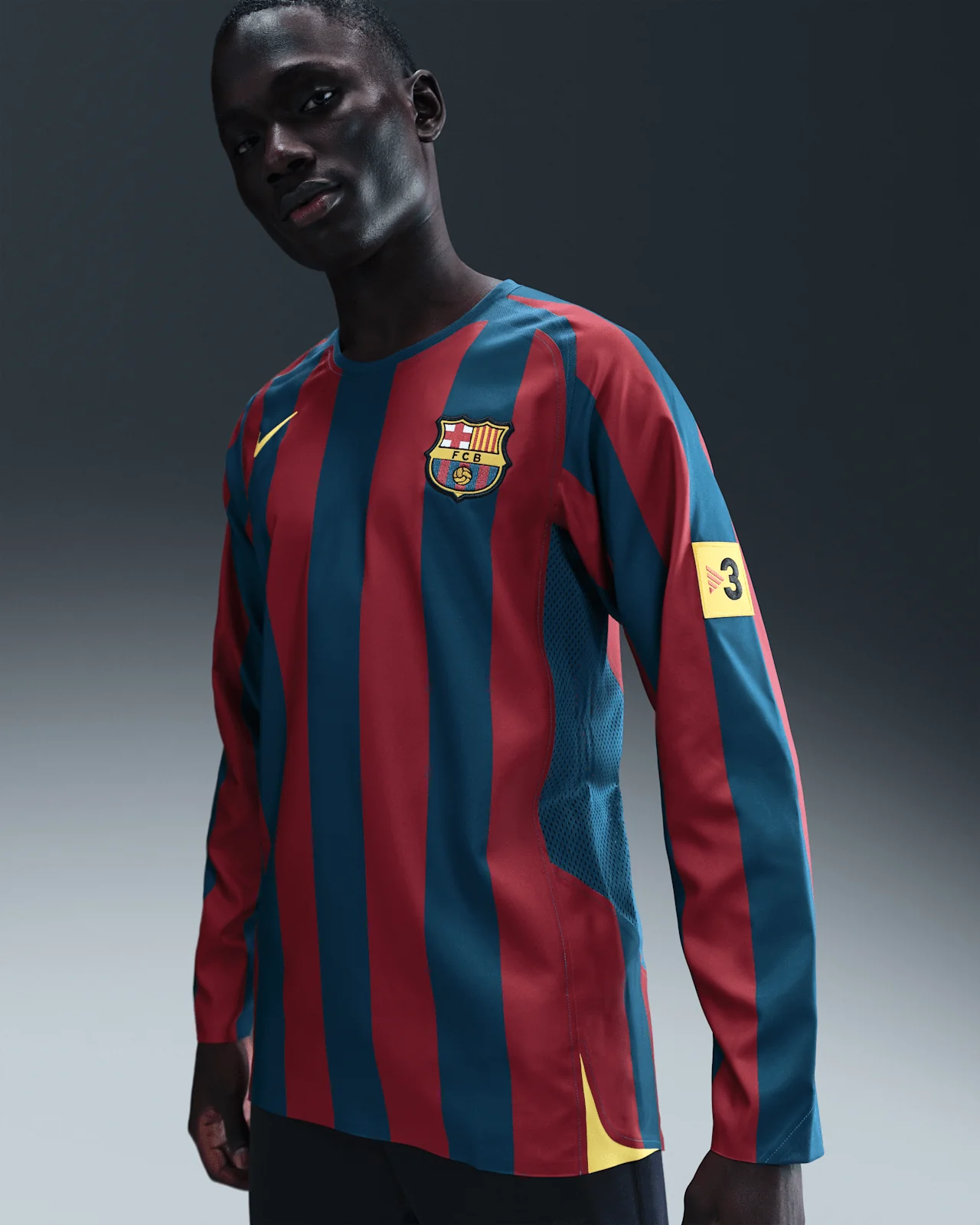 Nike FC Barcelona Re-Issue 2005/06 Ronaldinho #10 Home Jersey - Image 3