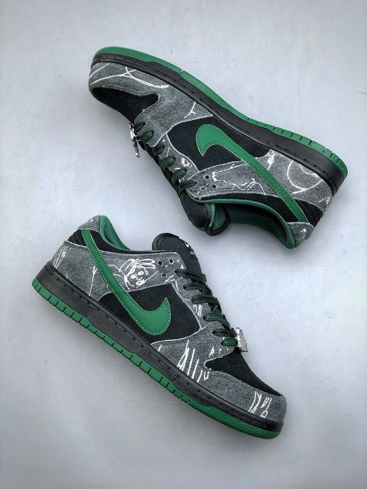 Nike SB Dunk Low There Skateboards - Image 2
