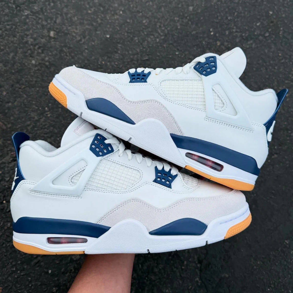 Nike SB x Air Jordan 4 Navy - Image 2