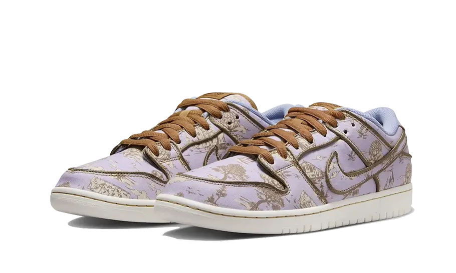 SB Dunk Low Premium Pastoral Print - Image 3