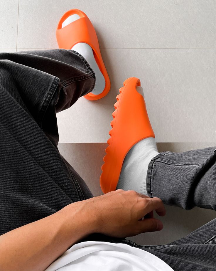 Adidas Yeezy Slide Enflame Orange - Image 2